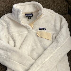 Patagonia Cream Fleece Pullover with Beige Pocket